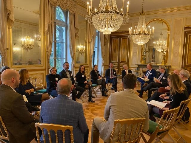 micard_sylvain's tweet photo. 8ème conférence du Réseau PASCH à l'hôtel de Beauharnais.🙏à Monsieur l'Ambassadeur.Riches échanges avec Jonas Erin, l'Institut Gœthe, les chefs d'établissement du réseau.🎯mieux prendre en compte l'agentivité de l'élève et construire l'école de demain.🇩🇪🇨🇵🇪🇺 https://t.co/1QaisnDkUh