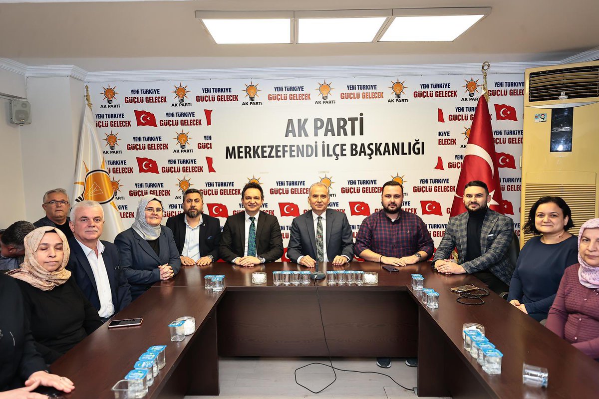 akmerkezefendi_'s tweet photo. İlçe Başkanımız Sayın Fatih Durmaz başkanlığında Büyükşehir Belediye Başkanımız Osman Zolan’ın teşrifleri ile Kadın ve Gençlik Kollarımızın katılımlarıyla istişare toplantımızı gerçekleştirdik. https://t.co/P9wCxvYeiA