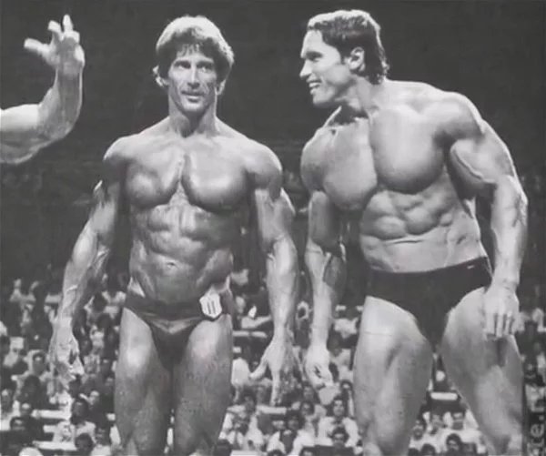 Cryptonitejk's tweet photo. Just look at Our Legendary commando "Arnold" during his prime, then take a look at him now that he's aged, I cried honestly that soon, i don't know about others but soon am gonna personally miss this "god" in human form,it pains me..but one thing is sure "LND" Legend never die.🙏 https://t.co/Vj3a4urzfk