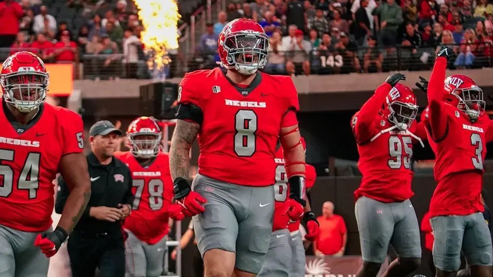 Excited to check out <a href="/unlvfootball/">UNLV Football</a> tomorrow! <a href="/Coach_Odom/">Barry Odom</a> and <a href="/BrennanMarion4/">Coach Marion</a> are doing some exciting things!  #UNLVFB
<a href="/bradodom/">Coach B.O.</a>