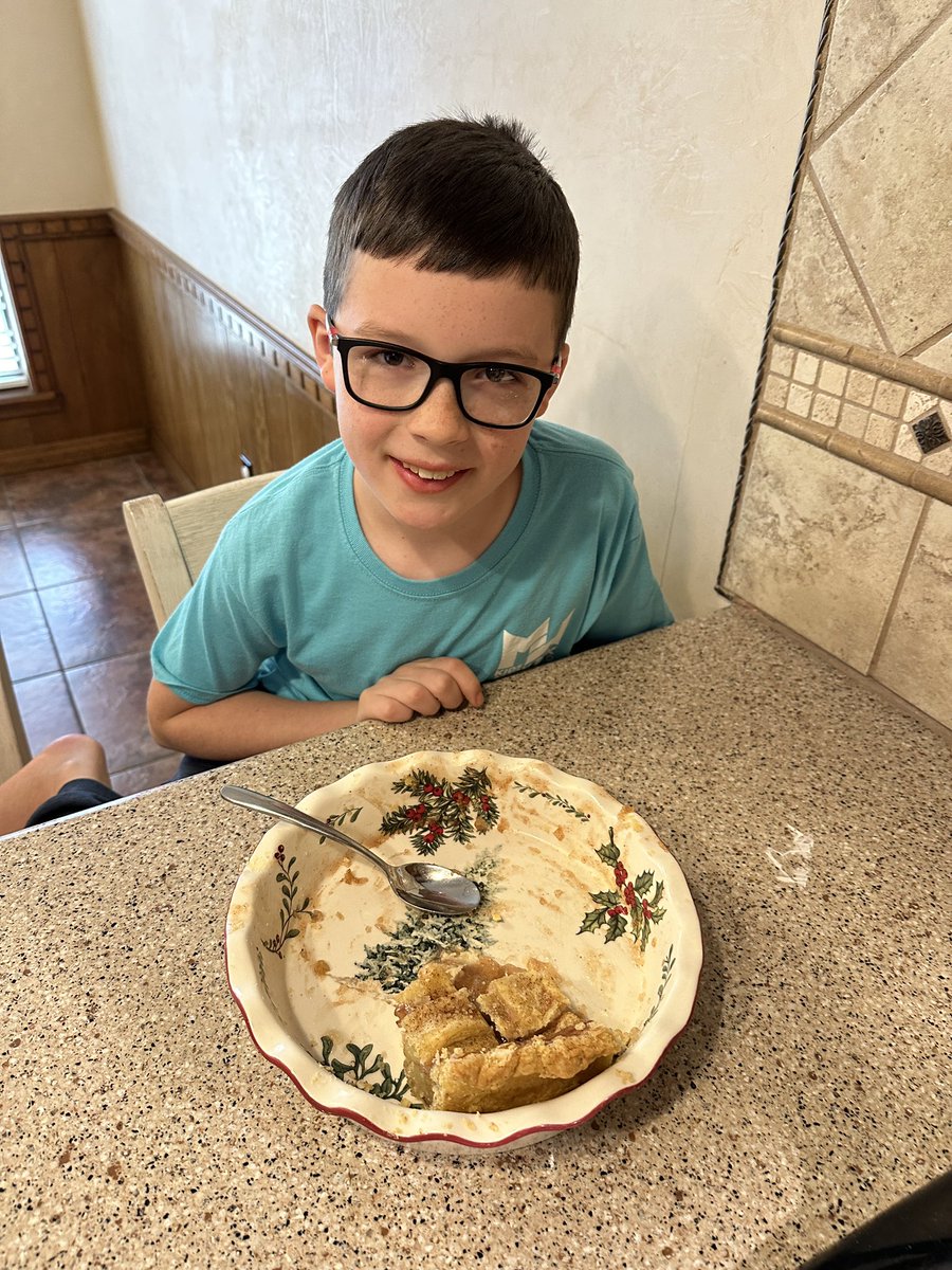 TXCoachWhit's tweet photo. I’ve slacked on posting, but he didn’t slack on 🥧🥧🥧🥧🥧🥧#PieCount2024 https://t.co/b8tMEFO8SE