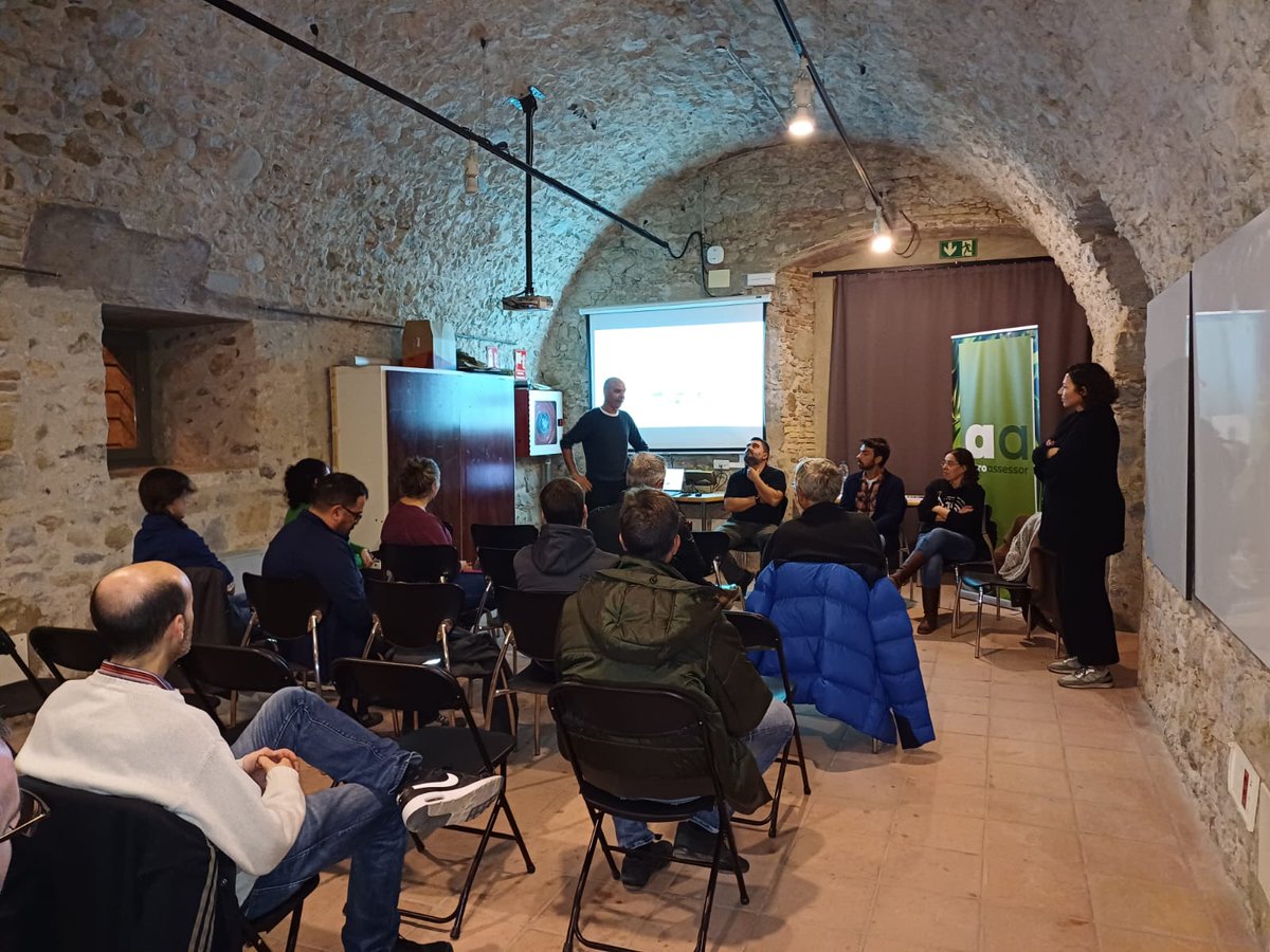 🧑‍🌾👩‍🌾 Interessant taula rodona sobre el futur dels joves al camp, amb l'assistència de joves de la comarca dels sectors de la vinya  ramaderua i extensius. <a href="/Agroassessor/">Agroassessor</a>
 #FiraStAndreu