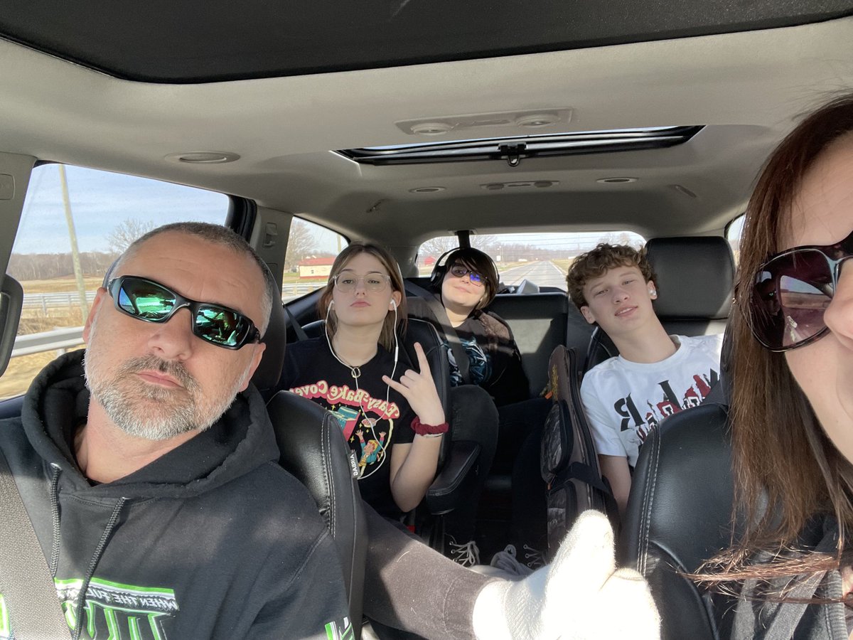 JustChelle16's tweet photo. Family trip listening to the Food Bracket on ⁦⁦⁦@KySportsRadio⁩ 
⁦@ryanlemond⁩ ⁦@DrewFranklinKSR⁩ ⁦@ShannonTheDude⁩ https://t.co/JSAeNXjVX1