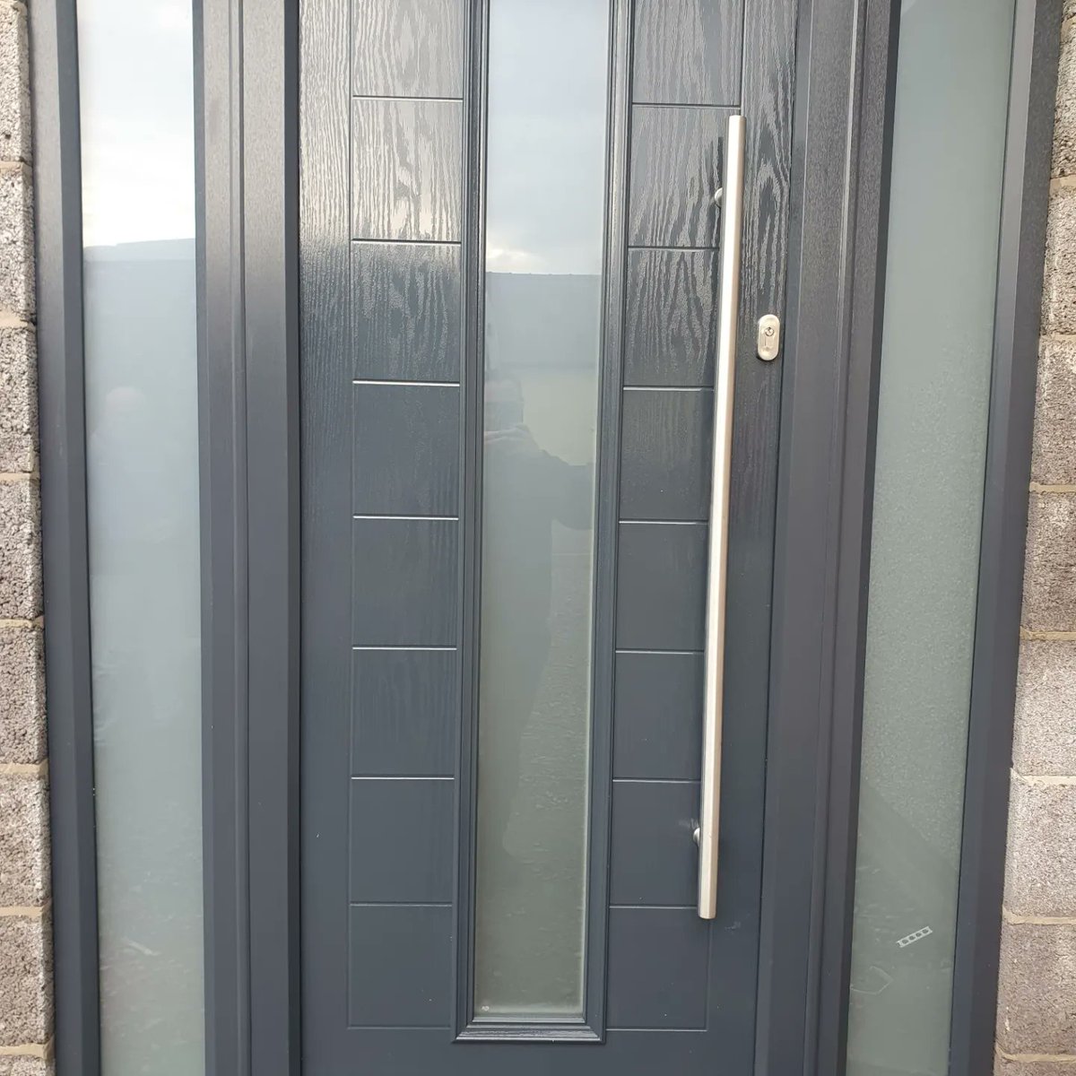 Altra Glass (@altraglass) on Twitter photo Before and After. Installing Anthracite Grey Composite Door <a href="/DistinctionDrs/">DISTINCTION DOORS</a>. What a big transformation 🤩 🏴
#Composite #Doors #NorthWales Before and After. Installing Anthracite Grey Composite Door <a href="/DistinctionDrs/">DISTINCTION DOORS</a>. What a big transformation 🤩 🏴
#Composite #Doors #NorthWales
