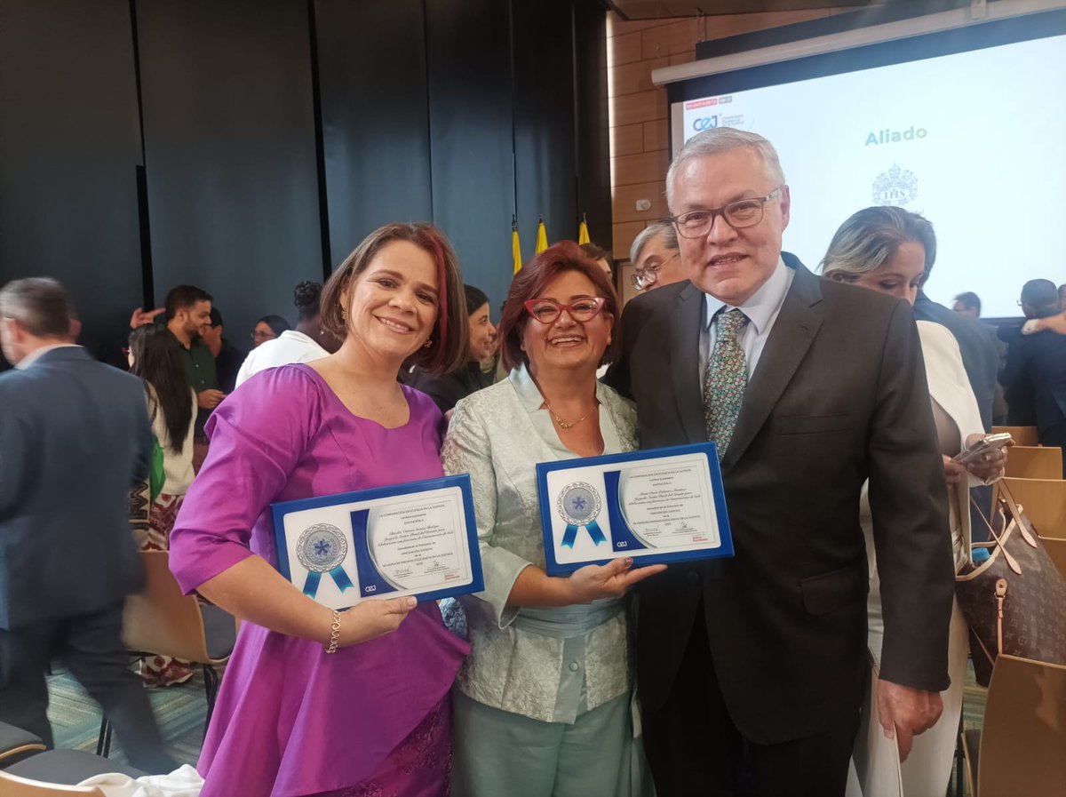 Restaurartecol's tweet photo. Un honor de felicitarla es el máximo galardón del servicio a la justicia, para la jueza María Doris Gutiérrez Martínez,  del Juzgado Quinto Penal del circuito para adolescentes con funciones de conocimiento en Cali ,  de la XII versión premios excelencia en la justicia 2023 https://t.co/psPrDM1BuR