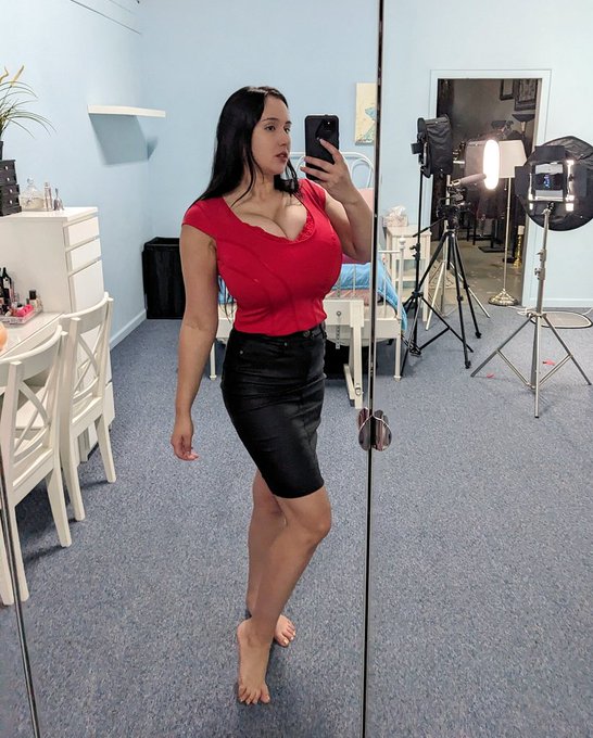 I didn't expect my breast expansion videos to blow up (like my tits!!) I really love filming them and