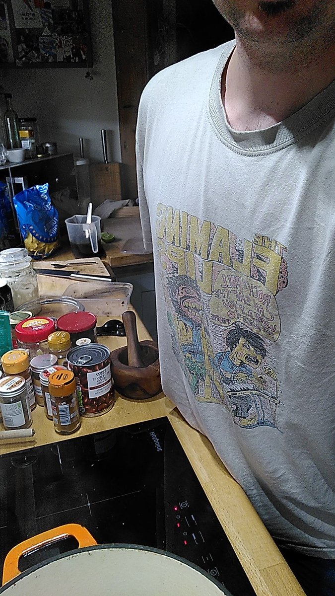 Happy #TShirtDay, my 17(!) year old <a href="/theflaminglips/">The Flaming Lips</a> T-Shirt accompanies #TexasChili, in a non-authentic veggie style. <a href="/BBC6Music/">BBC Radio 6 Music</a>