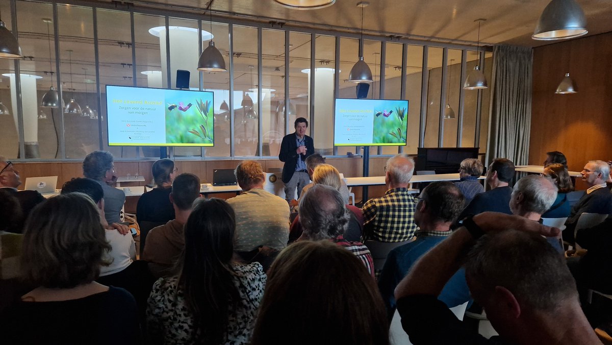 annelies_ja's tweet photo. Prachtige Dag van het @levendarchief in @UniUtrecht @UUBotu met Zorgen voor de natuur van morgen. Gedreven mensen, herstelprojecten voor meer complete vegetaties en bedreigde flora, en al 1.338.155 autochtone zaden ingezameld voor de nationale zadencollectie. Petje af! 🌱👌🏼 https://t.co/lRhHQZJaNP