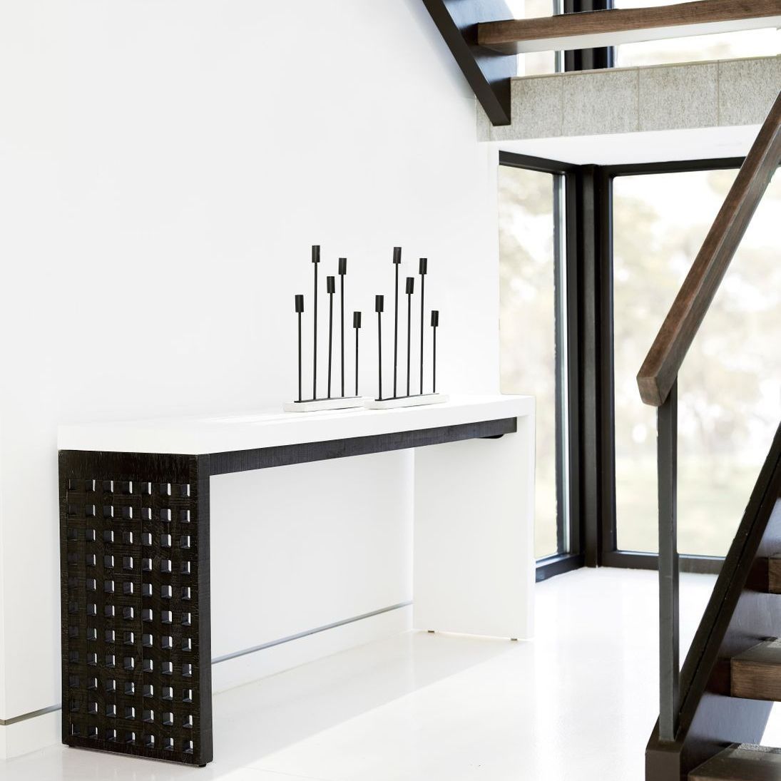 SedlakInteriors's tweet image. Make a stylish statement in your entryway with a console table.
buff.ly/3FZ2gBK 
.
.
.
#sedlak #sedlakinteriors #drawerchest #drawercabinet #chestdrawers #chestdrawer