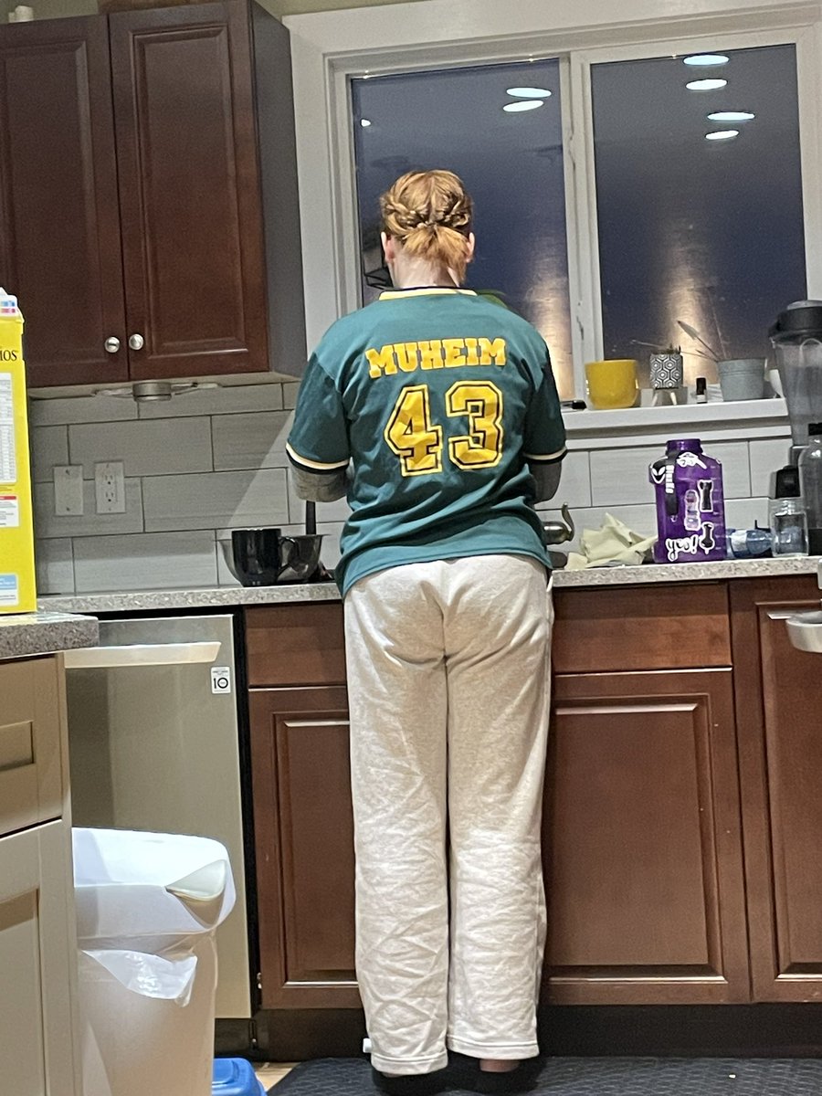 ccampbell_82's tweet photo. @GotYerBackPod  my daughter emerged from bedroom for school volleyball tourney today repping @Jason_Strudwick and the ol’ #43. #worldrenowned https://t.co/1Q4Fo0dpiL