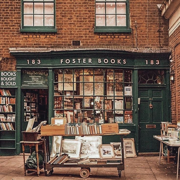 poeticalphotos's tweet photo. bookshops https://t.co/U482FiKZpv
