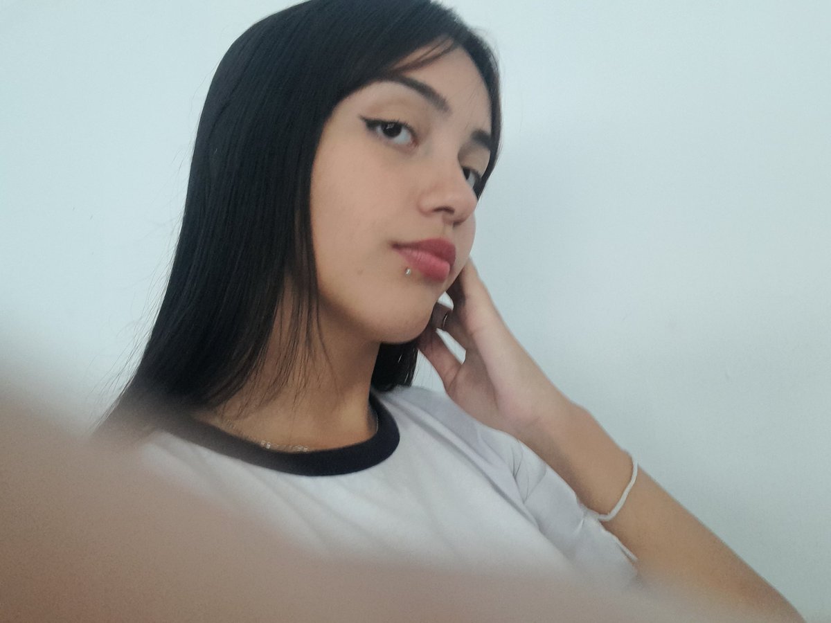 thklord's tweet photo. iskola (vou sentir saudades https://t.co/Vq5Fcwct4v