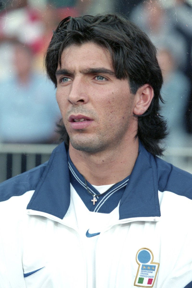 A young Gianluigi Buffon at World Cup 98 🧤🇮🇹, image size:800x1200