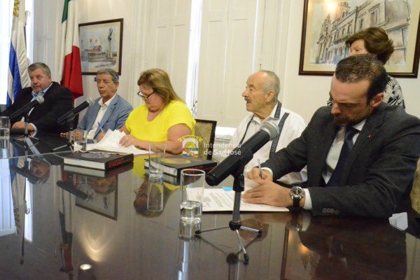 sanjosegobierno's tweet photo. ACUERDO DE COOPERACIÓN ENTRE ESTADO MEXICANO DE AGUASCALIENTES Y SAN JOSÉ

Promoverá el intercambio en materia de vitivinicultura, enoturismo y exploración comercial y empresarial en diferentes rubros.

Más información en https://t.co/S2mHsNW4oH https://t.co/qizTztLnuS