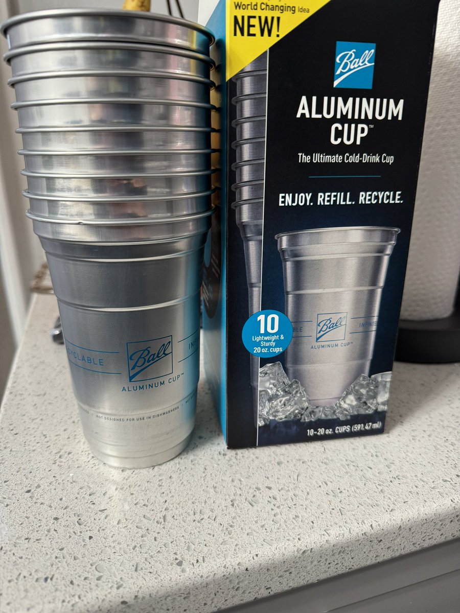 latina23ro's tweet photo. @BallCorpHQ Doing people dirty during Thanksgiving and shorting me 1 cup 😒 https://t.co/V5PK2lace1