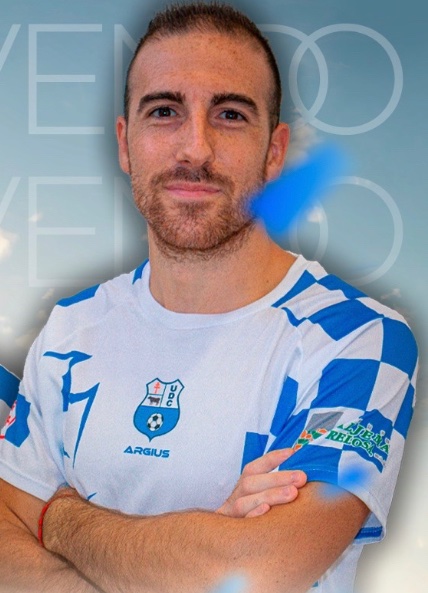 3 RFEF (Fichajes)
El lateral zurdo Antonio Zaplana refuerza la línea defensiva de la UD Caravaca. Experiencia previa en la categoría donde militó con el CF Lorca Deportiva