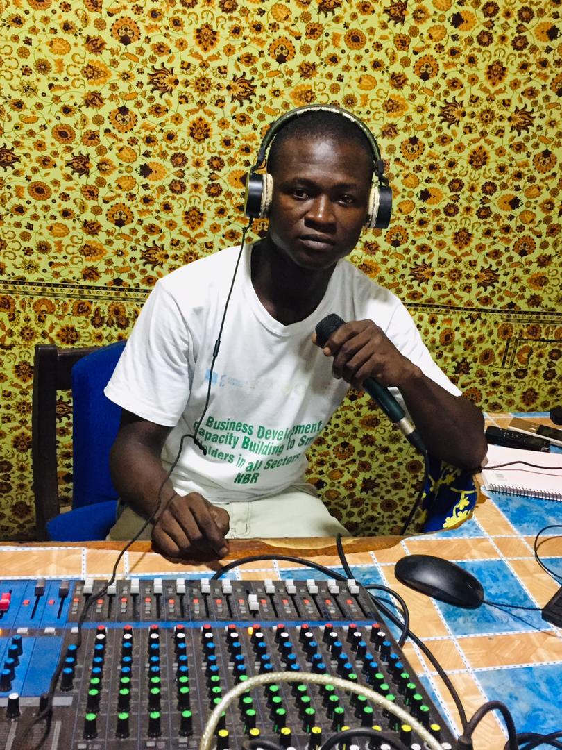 MediaMatic365's tweet photo. Niumi FM's Mam Jarra Camara and Ousman A. Marong discussing #GBV and #FGM live at their radio in Barra, NBR.

This is a MediaMatic Project supported by @UNFPATheGambia 
@rosensarr @haronadrammeh @ptvgambia @GirlsPrideGam @Paradise_FM1 https://t.co/Xajr3fPi02