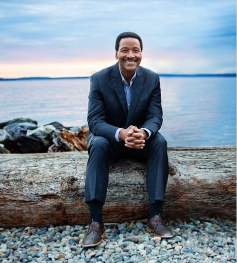 AlissaTeel's tweet photo. I just learned that KOMO's Steve Pool died.  What a huge loss.   I am so glad I was able to work with him not once but twice.  He is a legend!  His wife posted this picture - Condolences to his wife, kids and the KOMO family and others he touched in his life. https://t.co/Og8QW0ki77