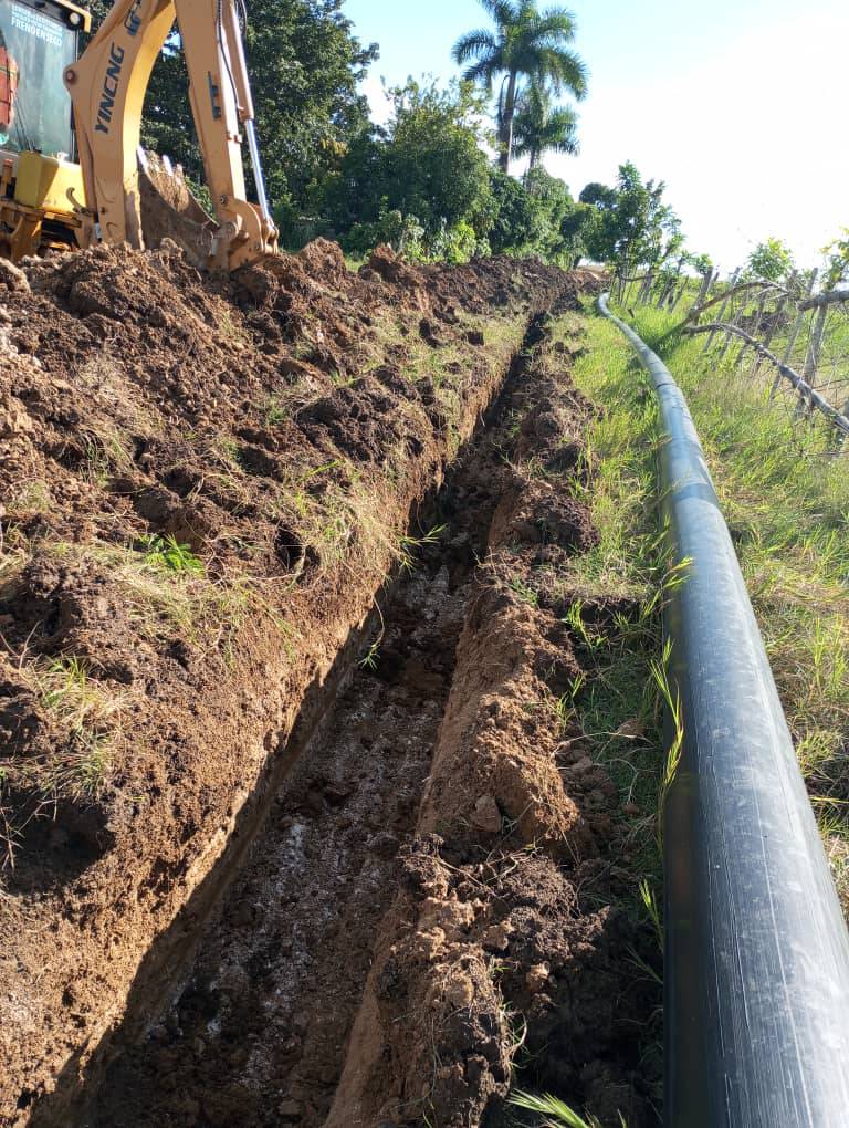 Comienzan  las acciones de excavación de la conductora de 315 mm en el poblado Dos  Caminos en Santiago de Cuba.Bravo por la tropa de la UEB Oriente.#EMROHab #vamosxmas