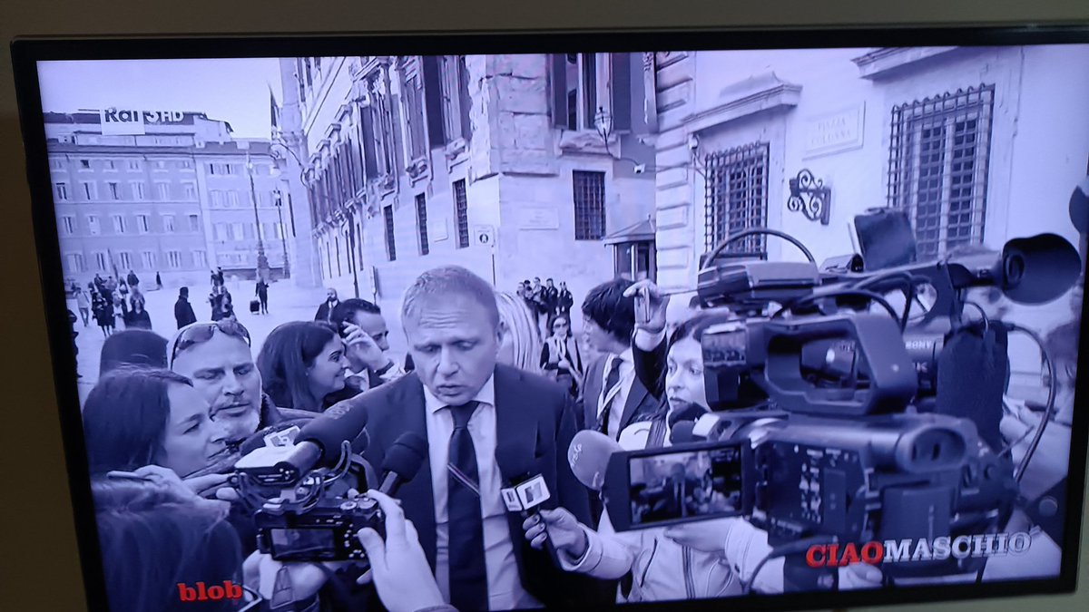 LeoBanchi's tweet image. Destinazione Caivano

#blob
#blobrai3