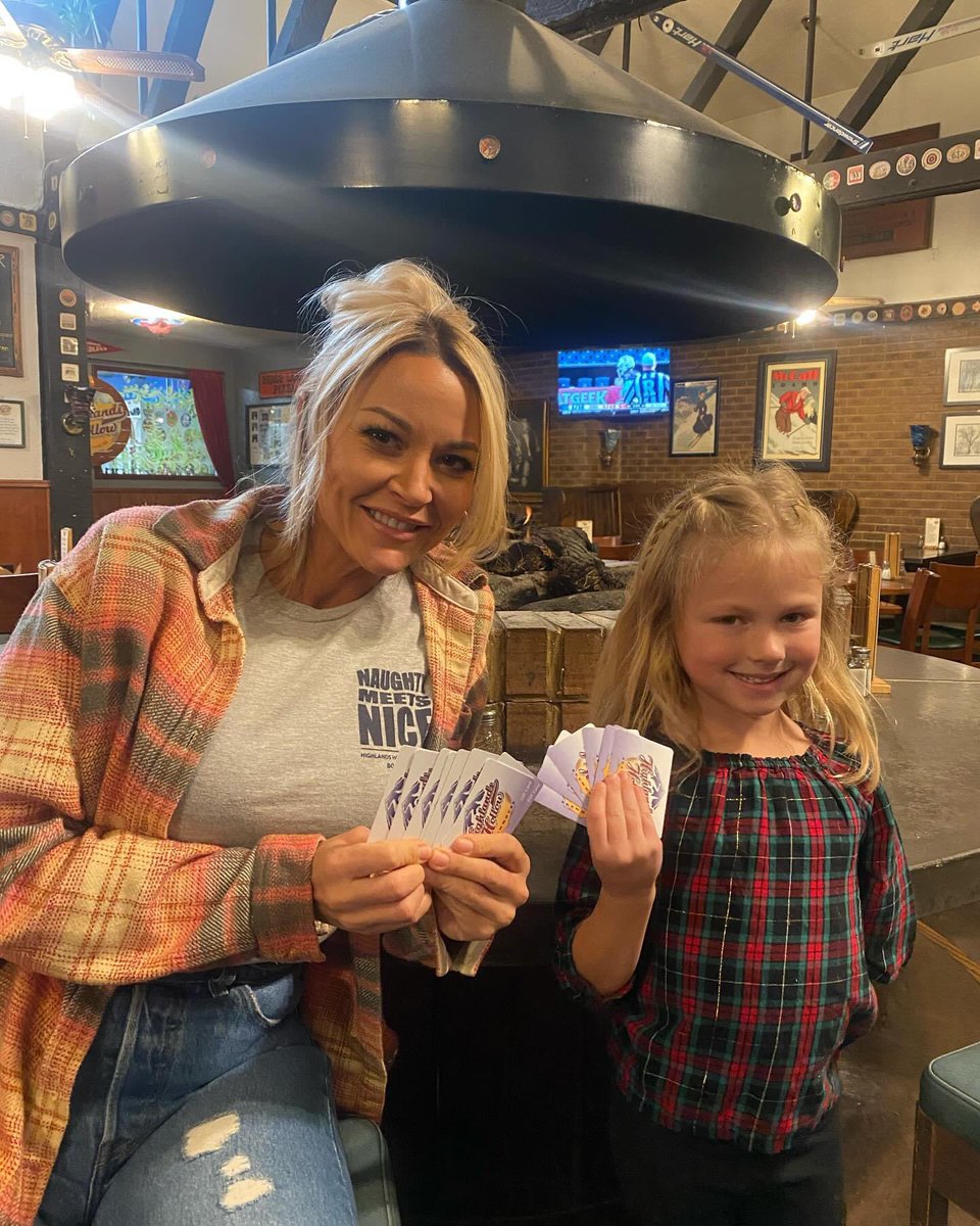 🎅🏽hohoho! Santa came early! GIFT CARD SALE IS HERE! Surprise your loved ones or yourself with a gift card to your favorite local brewery! $45 gets you $50, $85 gets you $100 and $125 gets you $150! 
#northendboise #hohoho #drinklocalbeer #eatlocal #familyfriendlyrestaurant