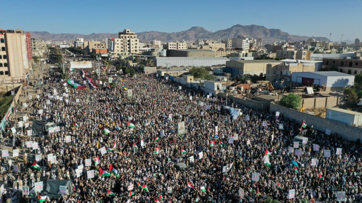 Absolutely MASSIVE protest for Palestine happening in Yemen right now.

🇵🇸🇵🇸🇵🇸🇵🇸🇵🇸🇵🇸🇵🇸🇵🇸🇵🇸