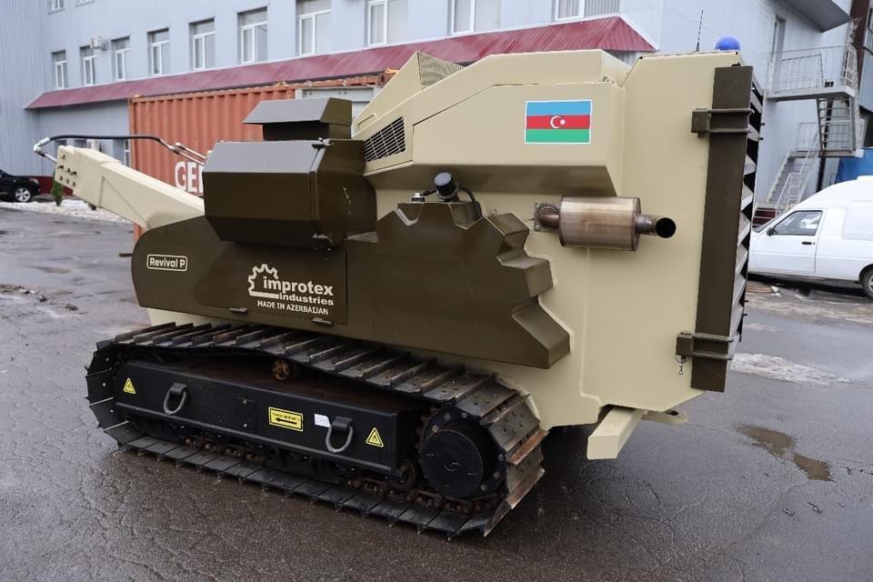 Azerbaijan has delivered a “Revival P” mechanized demining machine to Ukraine. This machine will help sappers of the State Emergency Service to carrry out humanitarian demining of de-occupied territories. Çox sağ ol!🇺🇦🤝🇦🇿