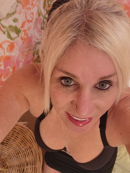 Go Join my onlyfans already ! Https:https://t.co/h4u0Pr0Gal https://t.co/dGXvcd4yhx