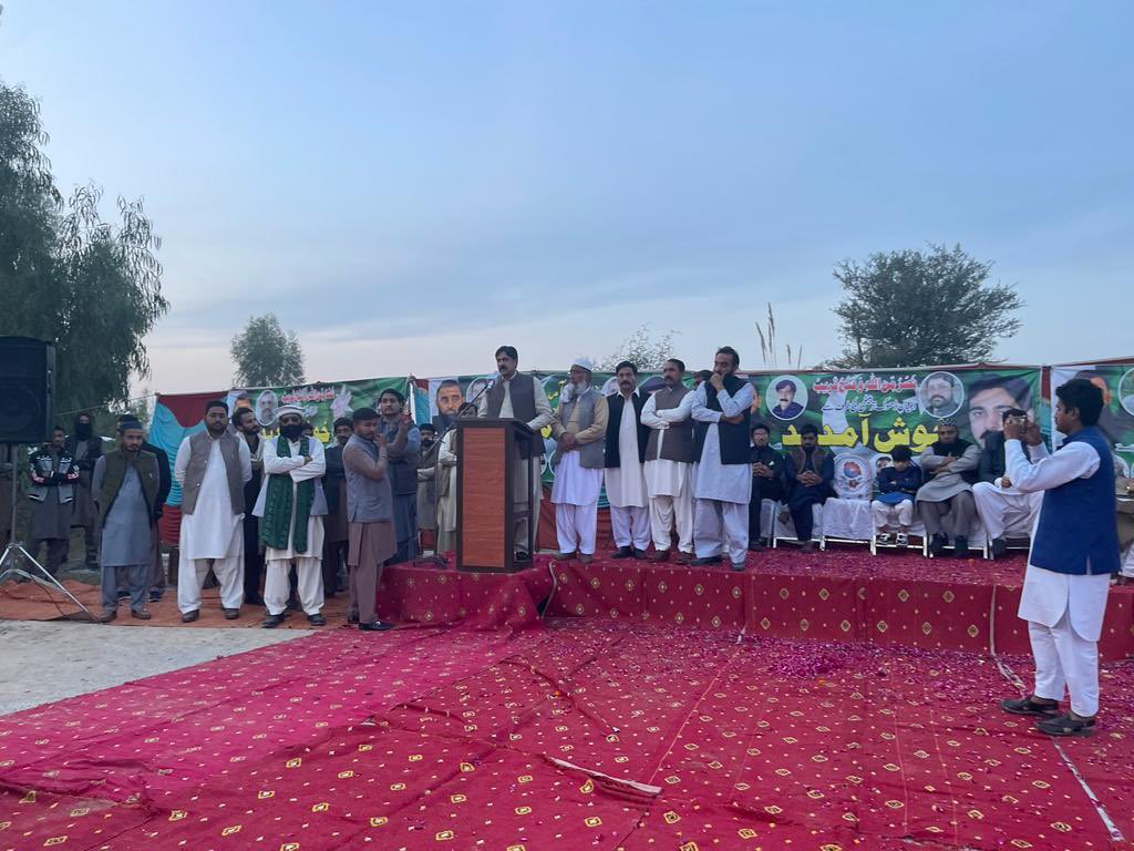 RehmatKhanPP3's tweet photo. ترحدہ۔بھدری تربیٹھی
سردار رحمت علی خان کے لئے علاقہ نلہ سے عوام۔کا سمندر امڈ آیا۔ڈھول کی تھاپ پر فقید المثال استقبال
سینکڑوں لوگوں نے استقبال کیا
علاقہ نلہ کا سردار رحمت علی خان کے اعزاز میں بڑا اجتماع
#فلسطين_الان #NawazShareef #MaryamNawaz 
@MaryamNSharif @pmln_org https://t.co/gXJjS4vjWS
