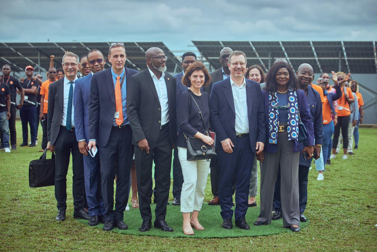 ➡️ Échanges avec nos équipes sur le terrain, discussions ouvertes sur les défis à venir avec le comité de direction, visite du site Makepe… retour en images sur une journée intense à Douala ! 
L'énergie ici ? Authentique et motivante.
Un grand merci à tous pour ces moments. 🙏
