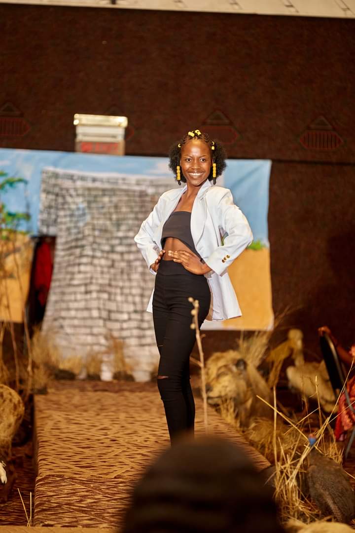 VanieTombe's tweet photo. Miss legacy Zimbabwe Flag Segment representing white 🤍 for peace ☮️ https://t.co/PJFYwbgPZS