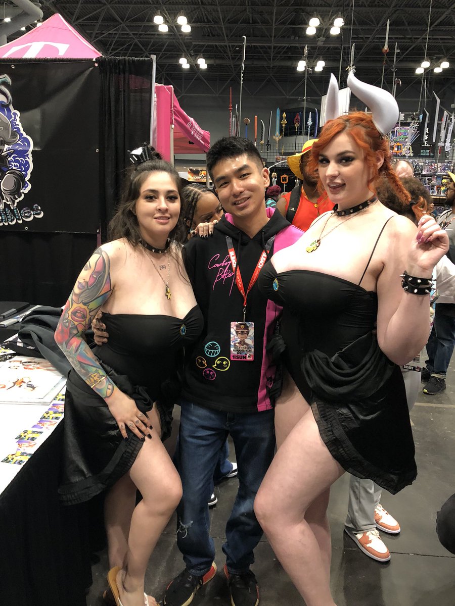 sofloandre360's tweet photo. It was nice seeing both @abigaiilmorris n @sammyxtorres again this yr but this time at #AnimeNYC !!! Hope they enjoyed their first experience at this convention!!!🔥🔥🔥❤️❤️❤️ #bowsettes https://t.co/VdS1DKSlgS