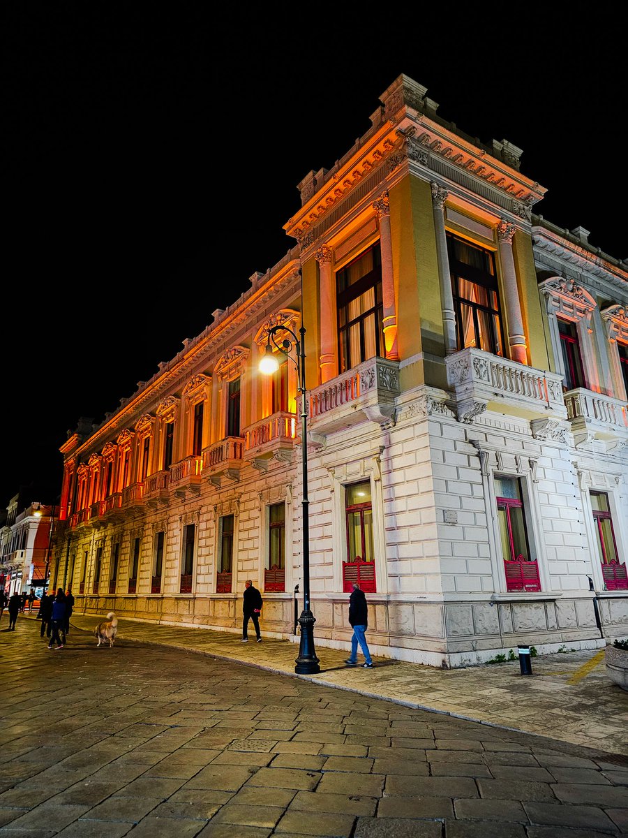 Il Palazzo della <a href="/CMReggioCal/">Città Metropolitana di Reggio Calabria</a> stasera
illuminato di arancione per la
#giornatacontrolaviolenzasulledonne.
Aderiamo alla campagna di
<a href="/soroptimist/">Soroptimist</a> <a href="/SIItalia/">Soroptimist Italia</a> schierandoci con convinzione contro ogni forma di violenza, fisica, verbale, psicologica, contro le donne. #25Novembre