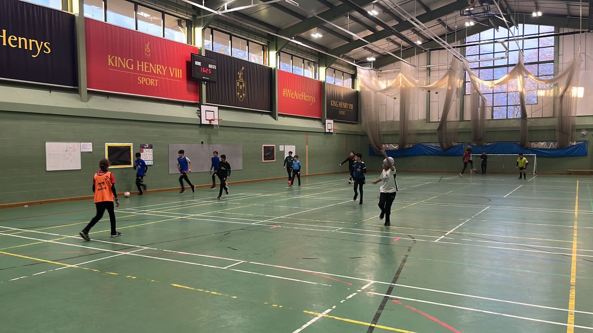 KHVIIIPE's tweet photo. Fabulous to see so many students wearing their sports tops today in aid of the PW7 foundation @PW7foundation 

Application are still open for the PW7 sports scholarship for new applicants to the 6th form students through henrysadmissions@csfounsation.org.uk 
#KHVIIIspark https://t.co/FMAiqDTDMZ