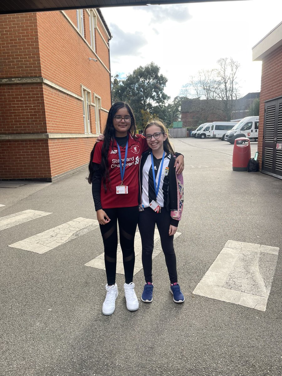 KHVIIIPE's tweet photo. Fabulous to see so many students wearing their sports tops today in aid of the PW7 foundation @PW7foundation 

Application are still open for the PW7 sports scholarship for new applicants to the 6th form students through henrysadmissions@csfounsation.org.uk 
#KHVIIIspark https://t.co/FMAiqDTDMZ