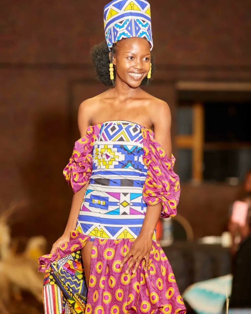 VanieTombe's tweet photo. Miss legacy Zimbabwe evening wear 💜 https://t.co/1PpwOf2fhC