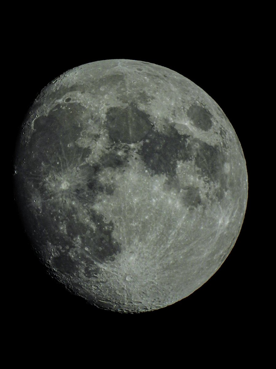 I do love the moon 🤩🌕

#moon #moonphotography #waxinggibbous #waxinggibbousmoon #nikonphotography #nikonuk #nikonp950 #moonlight #moonlovers #gloucester #moonphoto #moonpics