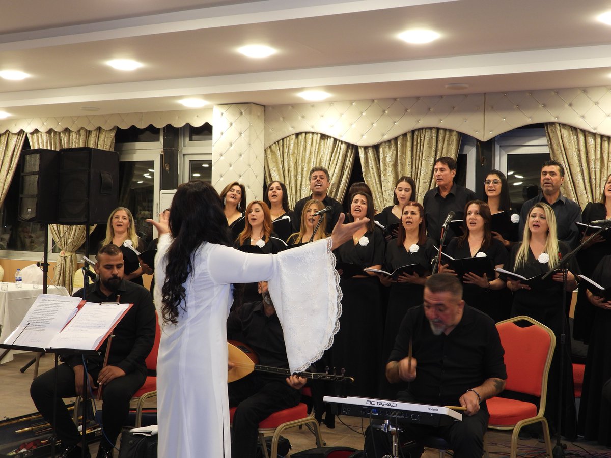 TC_Samandag's tweet photo. Koordinatör Kaymakamımız Sayın İbrahim ERGİN, Gülbahar Halk Korosunun düzenlemiş olduğu programa katıldı. https://t.co/J3GDB8upgF