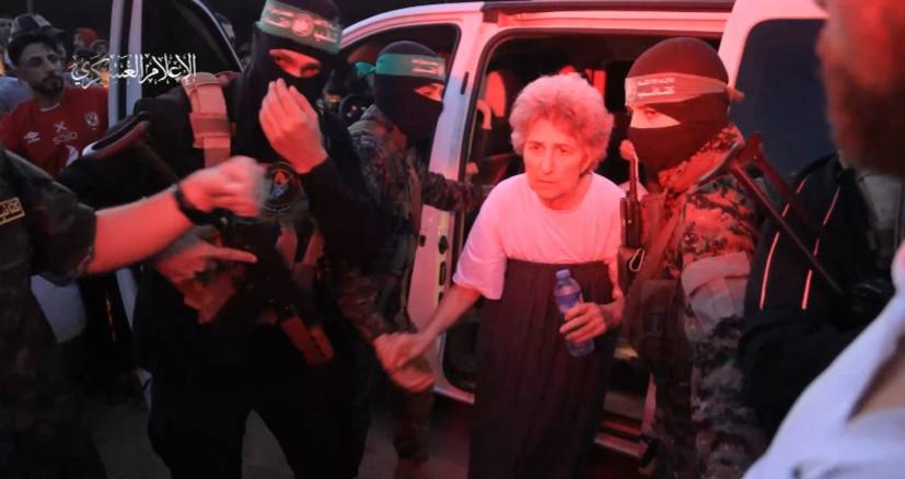 IATeam___'s tweet photo. ini bukan sembarang pasukan..
...✍️Pasukan ini jarang tampil di publik.
ini pasukan "Bayangan" khusus brigade Al qassam.

"Pemandangan brigade Al Qassam saat mengamankan para tahanan yang akan di bebaskan." https://t.co/n7yBKpG39c