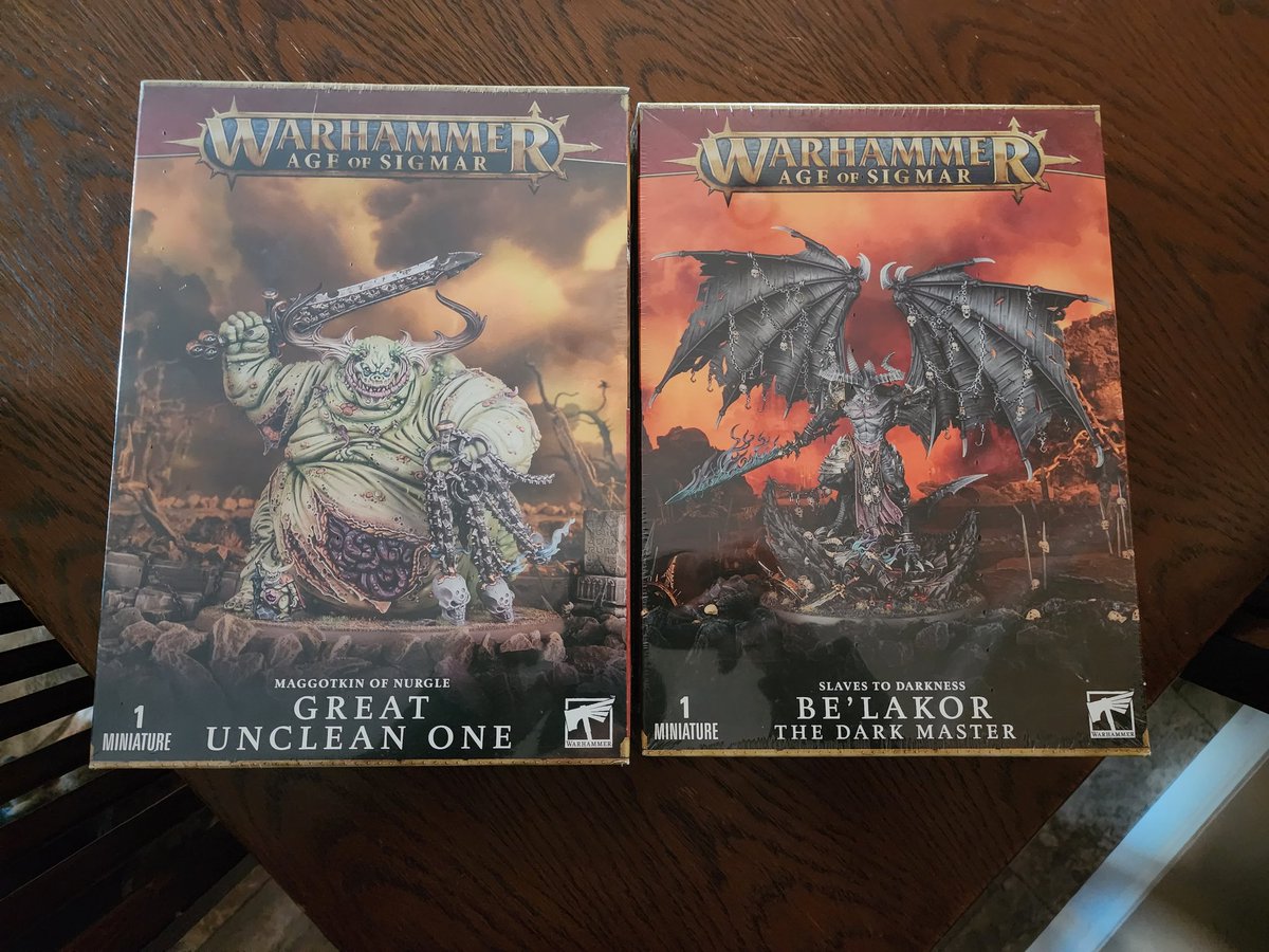 My Black Friday deal of the day. Start of my army. Went with Chaos Daemons. Let the fun begin.