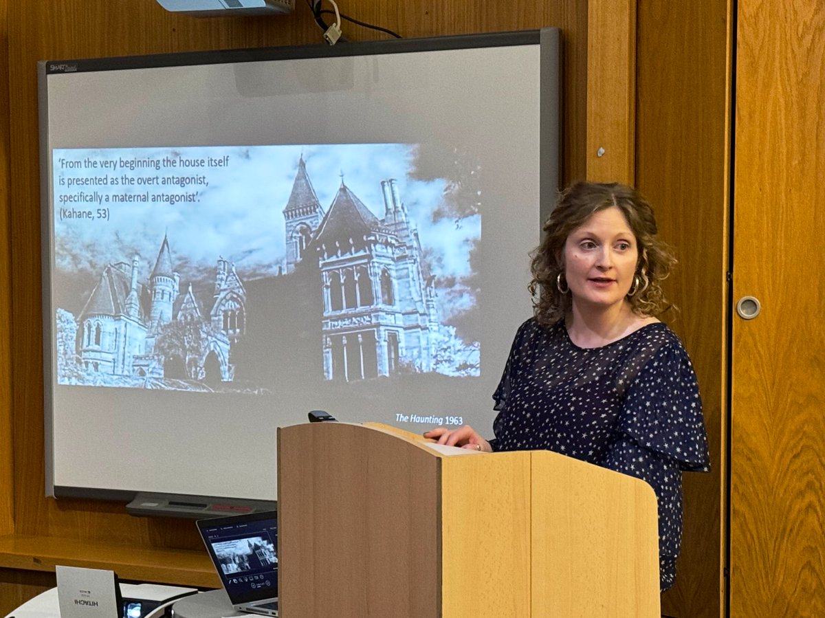 Next up: @LucyHoldsworth on researching Satan, @MrWillSherwood on #Tolkien and Romanticism, @VictorianGothik on the gothic and Victorian journalism, and @AliceLangley90 on women, houses, and transformations. 
@UofGFantasy @uofgenglit @UofGArtsHums @GlasgowLib