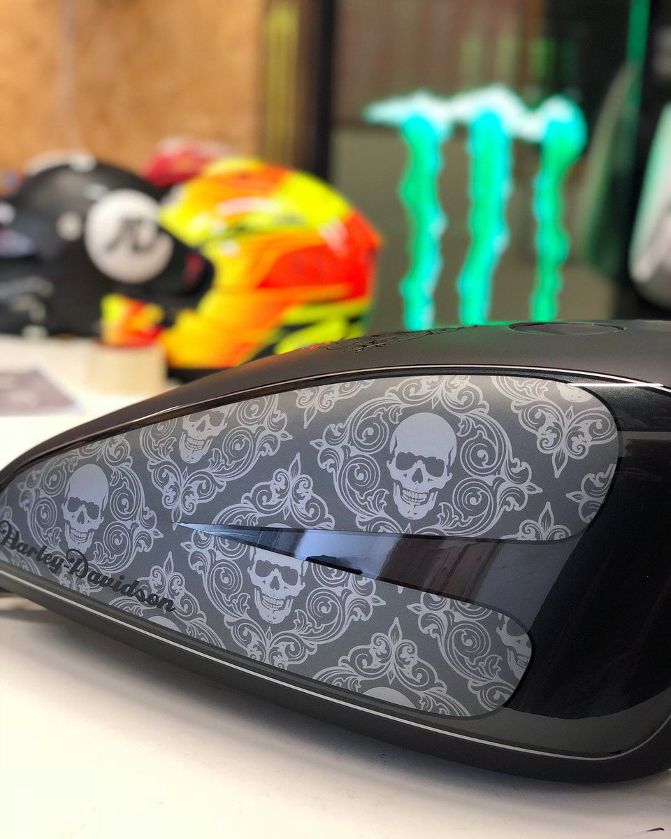 Image Design Custom tweet media