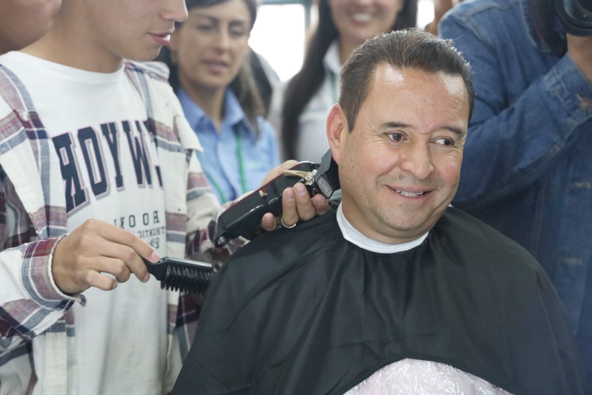 LicoreraBoyaca's tweet photo. Con nuestro programa de Responsabilidad Social Empresarial damos segundas oportunidades a jóvenes de la @casa_menor.

Los dotamos con herramientas de carpintería y barbería💇 en medio de su proceso de resocialización para fortalecer sus habilidades de cara a un  mejor futuro. https://t.co/CEM3LIcO1L