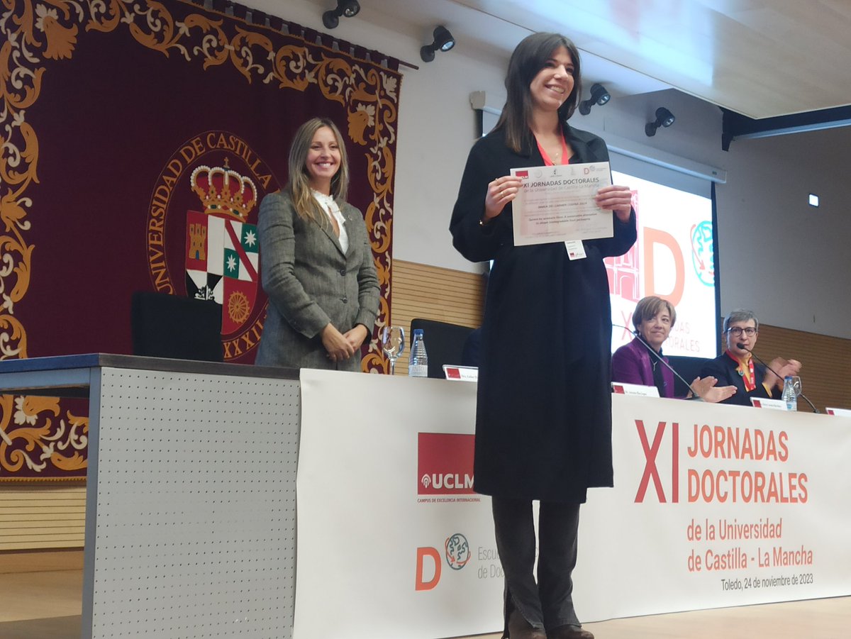 CatedraEC_UCLM's tweet photo. 🟢Hoy hemos participado en las XI Jornadas Doctorales organizadas por @UCLMeid 

▶️Enhorabuena @mcccodina por tu trabajo 👩‍💻 Quince by-products films: A sustainable alternative to obtain biodegradable food packaging, elegido como mejor póster de #EconomiaCircular https://t.co/IUhtkmEdGD