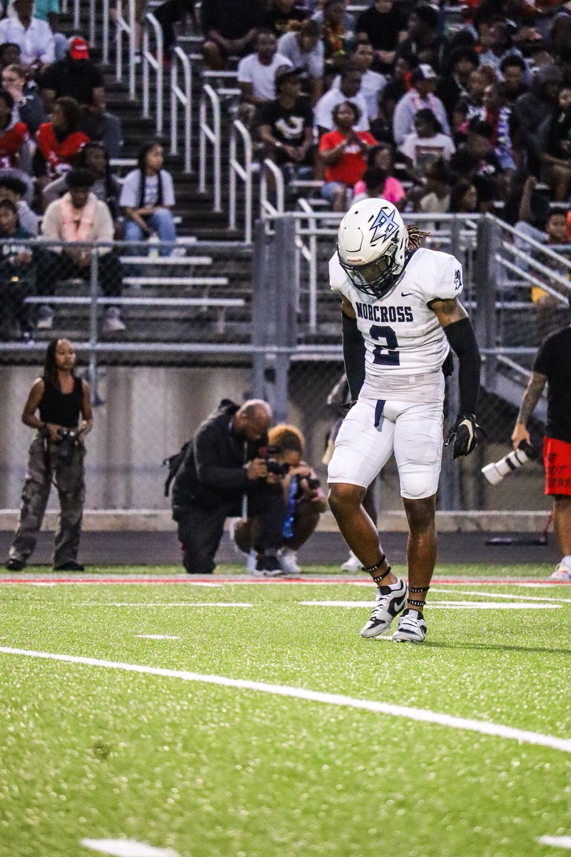 End Of Senior Season Highlights & Stats! - 106 Total Tackles - 73 Solo Tackles - 4 Interceptions - 1 Pick 6 - 6 PBU’s - 7 Big Hits @CoachMoore313 @CoachHerron12 @Slytown83 @CoHosch @JeremyO_Johnson @247Sports @On3Recruits @BALLERSCHOICE1 hudl.com/v/2LutAk