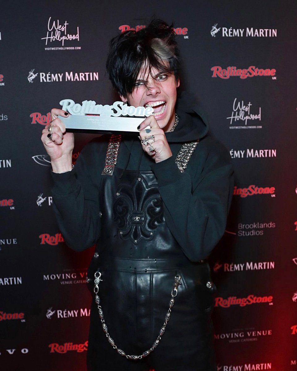 yungblud's tweet photo. i 🖤 live music. 
i 🖤 ozzy osbourne. 
fank u @RollingStoneUK for the metal. 🧷🧷🧷 https://t.co/NnWayfBndB
