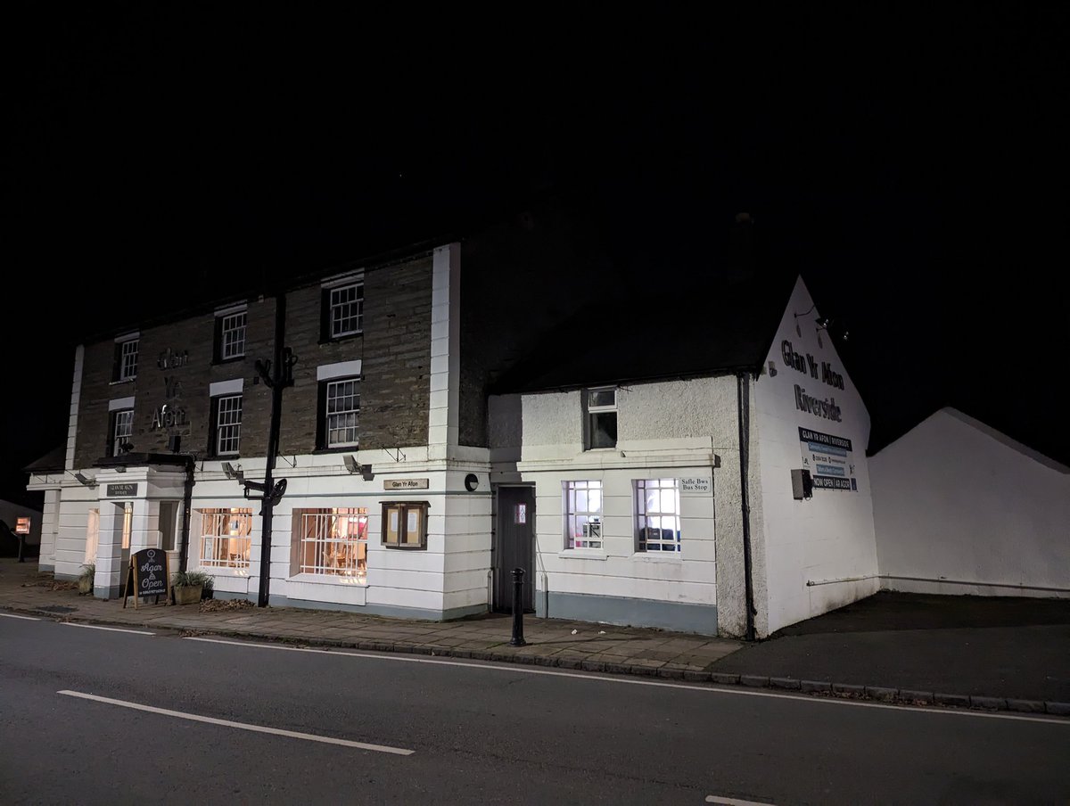 PubsCymru's tweet image. Great to see the Grade I listed #GlanyrAfon open and busy. Great work by the community 👍
Pub dates back to 16th century and located centre of the historic village of #Pennal close by #StPeterandVincula Church