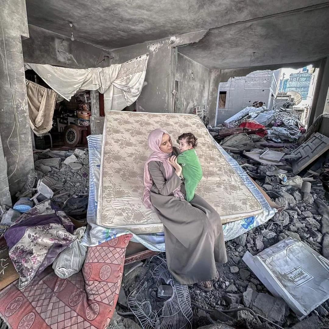 Despite the destruction of our home, my baby, we will return and rebuild it again! 😭💔
Donate to help the children of Palestine 🙏🙏
Donation link
gogetfunding.com/emergency-reli…
