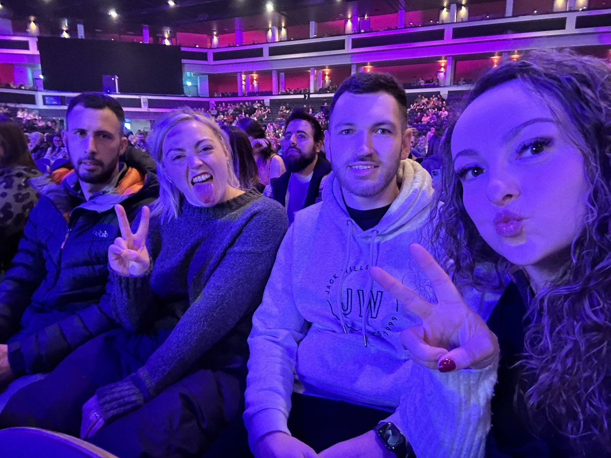 Mackenzieeadams's tweet photo. What’s Yo Beeeeef #SMACardiff https://t.co/iRZz5mCFGh