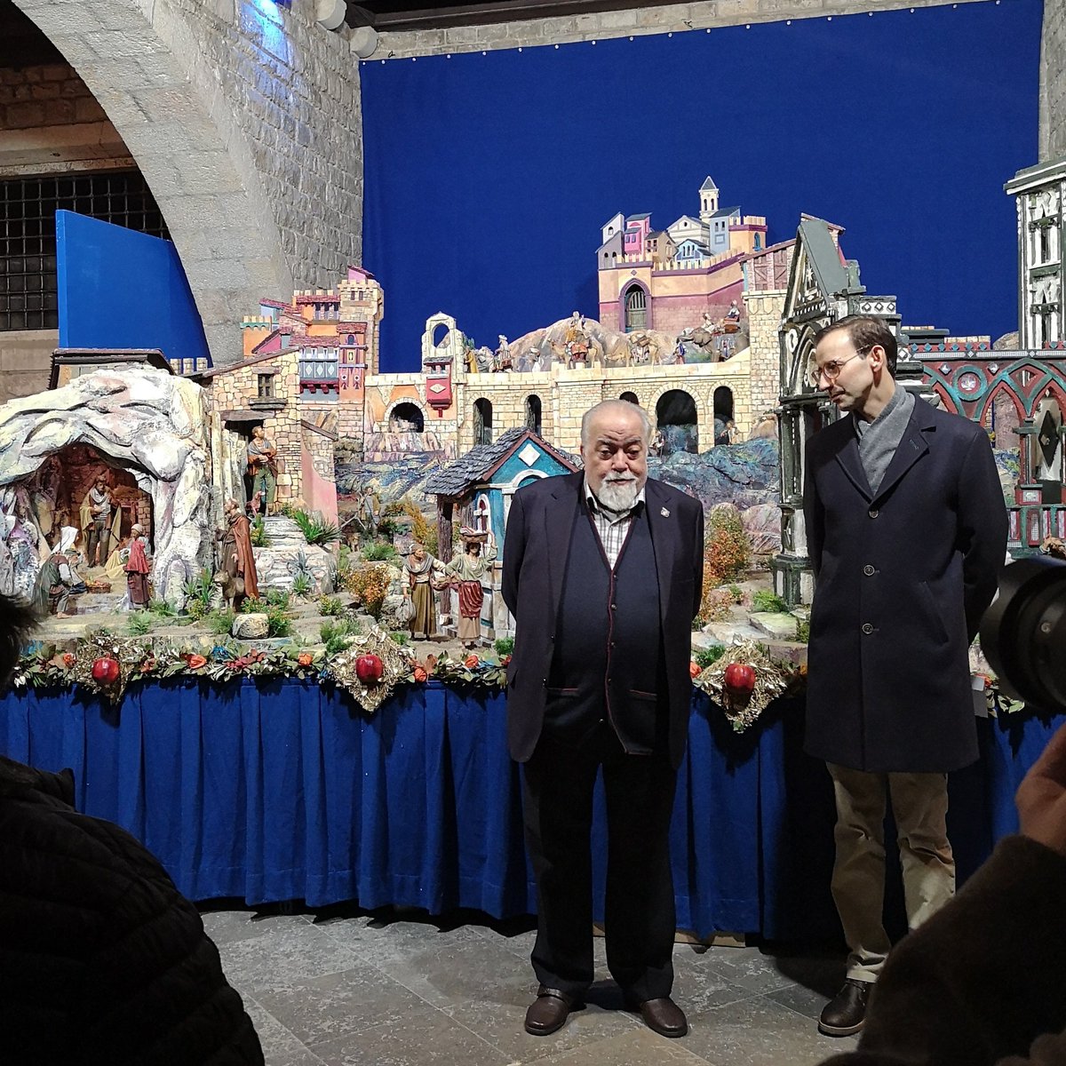 Ja ha quedat inaugurat el #pessebremonumental  de #barcelona 
A partir de dissabte ja podeu anar a veure'l